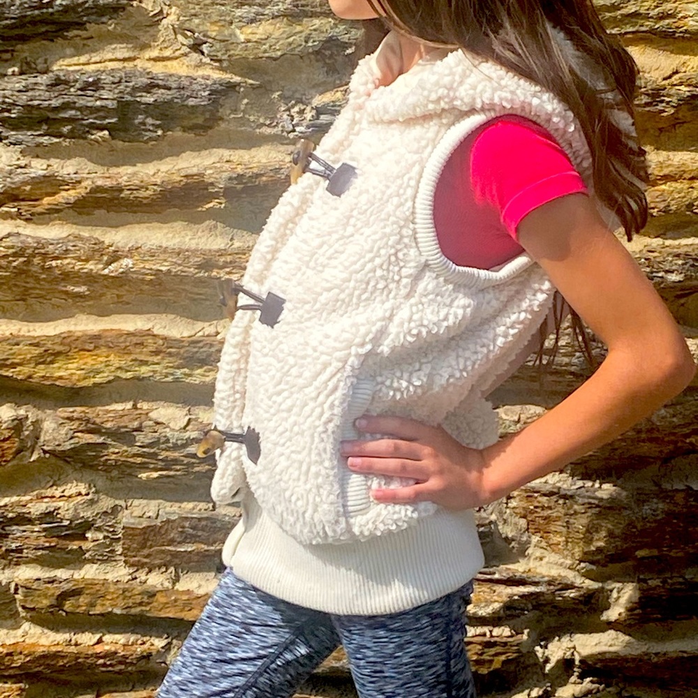 Coffee Shop kids faux‎ Shearling Cream hooded Vest sz L
